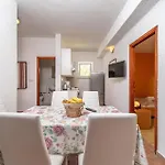 Lejlighed 2 Bedroom Gorgeous In