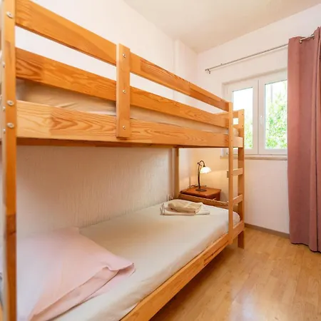 2 Bedroom Gorgeous In *