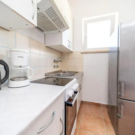 2 Bedroom Gorgeous In Apartment Barbat na Rabu