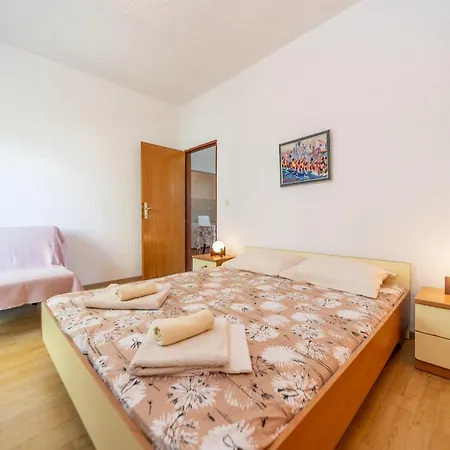 Cozy Apartment In Barbat Na Rabu With Wifi Barbat na Rabu