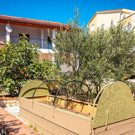 Cozy Apartment In Barbat Na Rabu With Wifi Barbat na Rabu